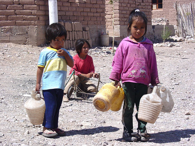 Quechua Indian kids in Maimar�